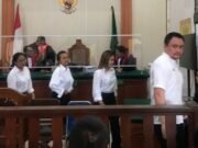 Gelar Judi Online, Tiga Wanita Cantik dan Satu Pria Jadi Pesakitan terdakwa judi online