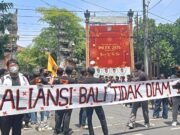 Pendidikan Bukan Barang Murah! Ratusan Mahasiswa Bali Geruduk DPRD, Tolak Pemangkasan Anggaran