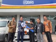 Nasabah BRI Jelambar Menang Mobil Ertiga, Hadiah Langsung Diserahkan di Kantor Cabang