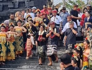 VideoCapture_20250823-225925