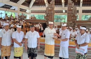 Lanang Umbara Hadiri Ngeratep Petapakan di Carangsari, Soroti Pentingnya Pelestarian Tradisi Bali