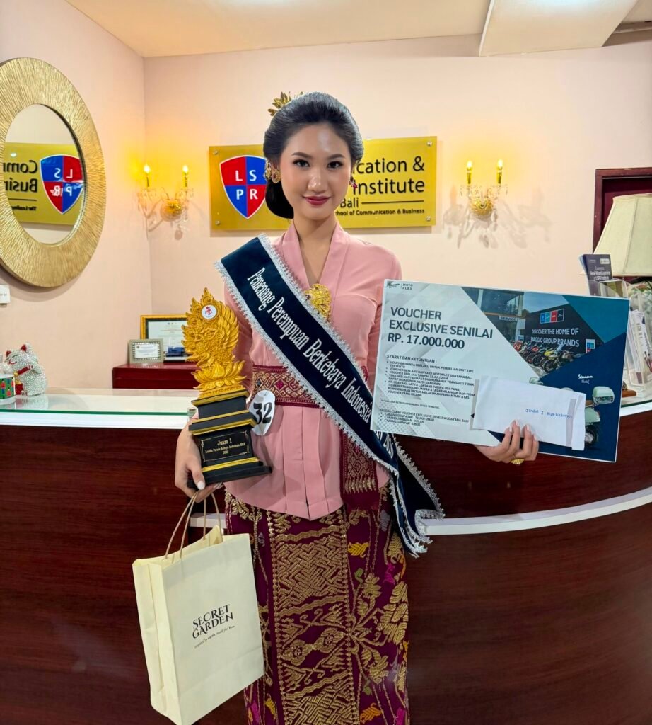Tampil Anggun dan Berwawasan, Mahasiswi LSPR Bali Sabet Juara 1 Hari Kebaya Nasional 2026
