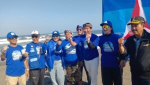Demokrat Bali Lanjutkan Gerakan Langit Biru Indonesia Asri di Pantai Lembeng, Lepas 300 Tukik dan Gelar Aksi Bersih Pantai