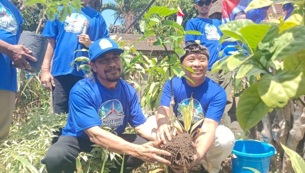 Sambut HUT ke-25, Demokrat Bali Tanam 75 Pohon, Soroti Sampah, MBG hingga Magang Hub
