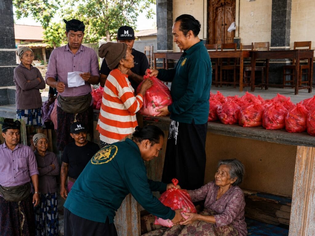 Semeton MSP Tak Sekadar Berbagi, Relawan Datangi Rumah Lansia di Paketan