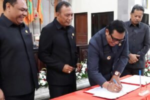 Pemkab dan DPRD Tabanan Sepakati Lima Ranperda, Bahas Penyertaan Modal hingga APBD 2026