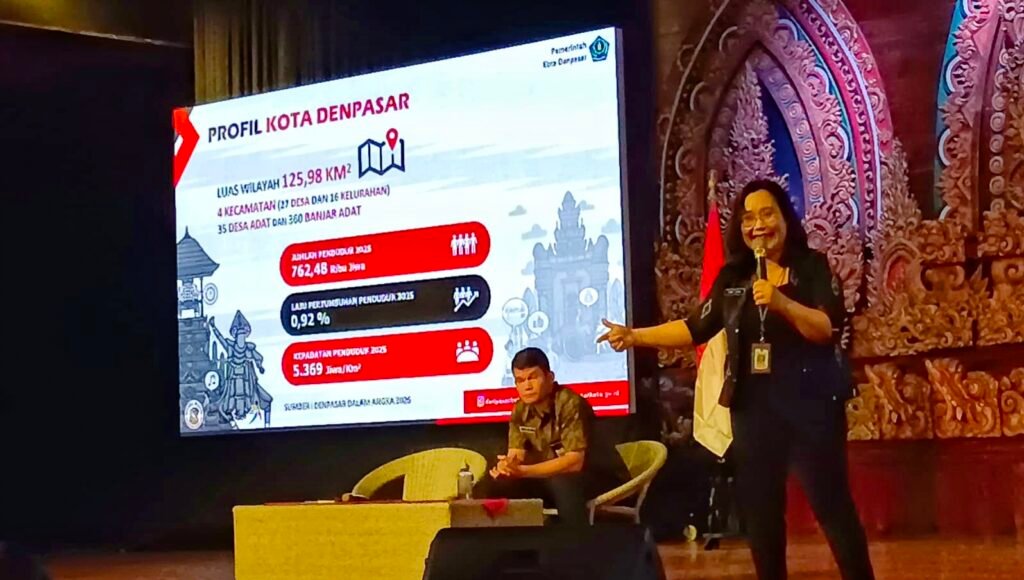 Sari Dewi Soroti Pencatatan Swadaya Masyarakat, Target Denpasar Rp102,38 Miliar