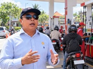 Gung Cok Apresiasi Koster Atasi Antrean BBM, Ingatkan Warga Beli Sesuai Kebutuhan