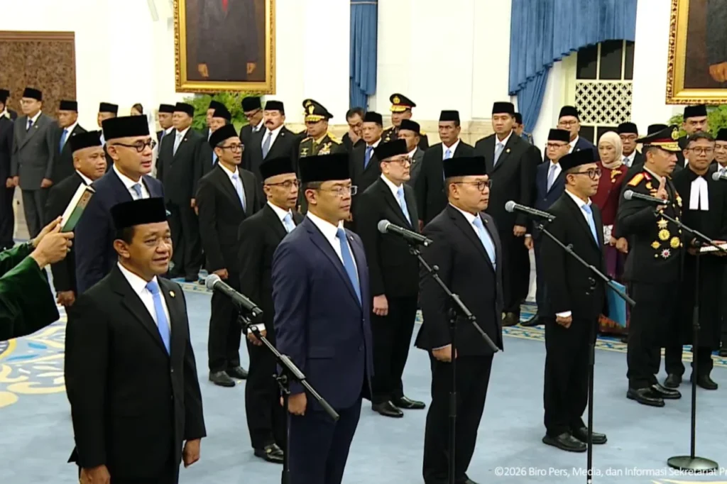 Prabowo Lantik 18 Pejabat Negara, Ini Daftar Lengkap Menteri hingga Kepala Badan